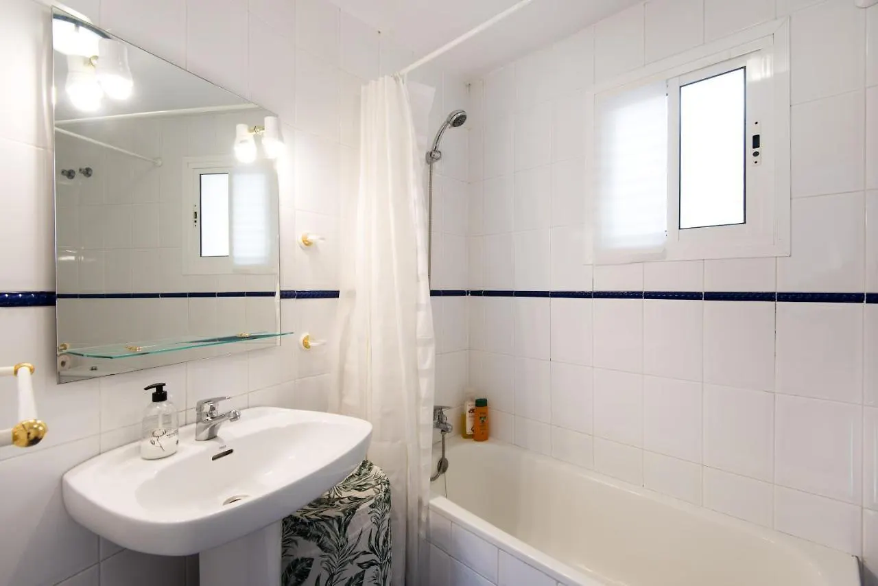 Center Location & Parking Free Apartment With Largeterrace & Bbq Malaga