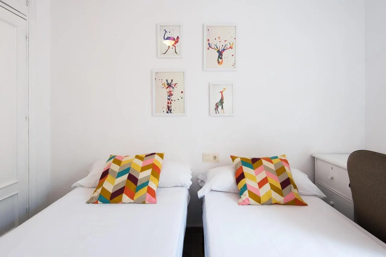 Center Location & Parking Free Apartment With Largeterrace & Bbq Malaga