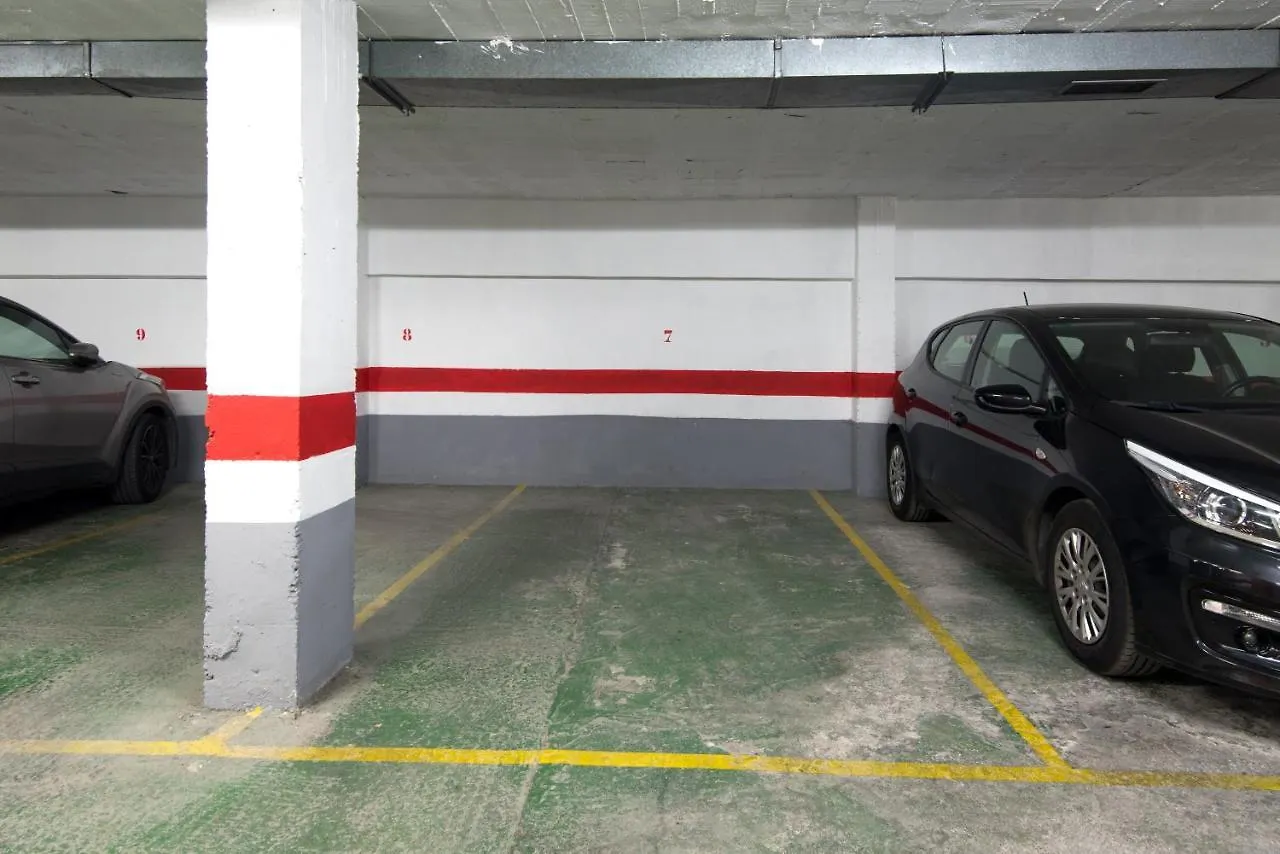 Center Location & Parking Free Apartment With Largeterrace & Bbq Malaga