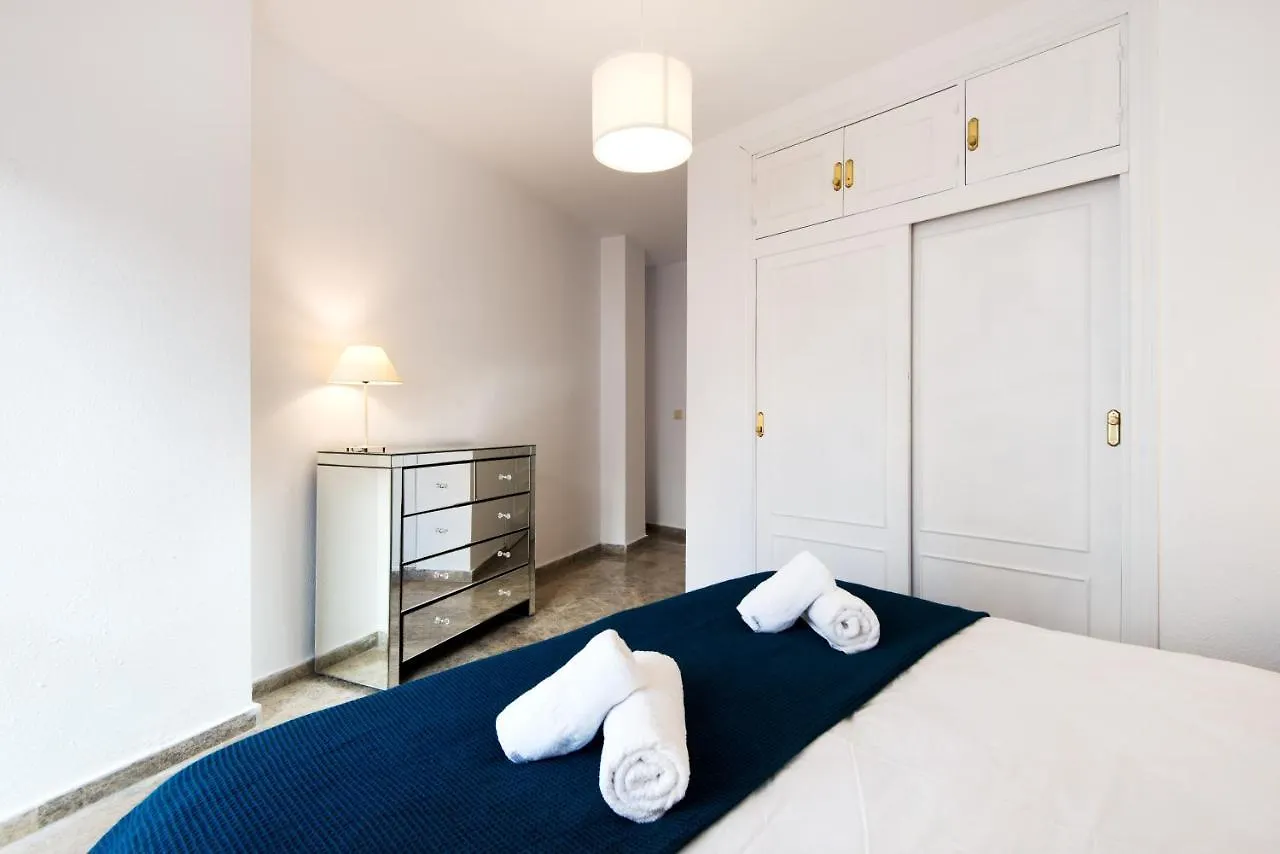 Center Location & Parking Free Apartment With Largeterrace & Bbq Malaga